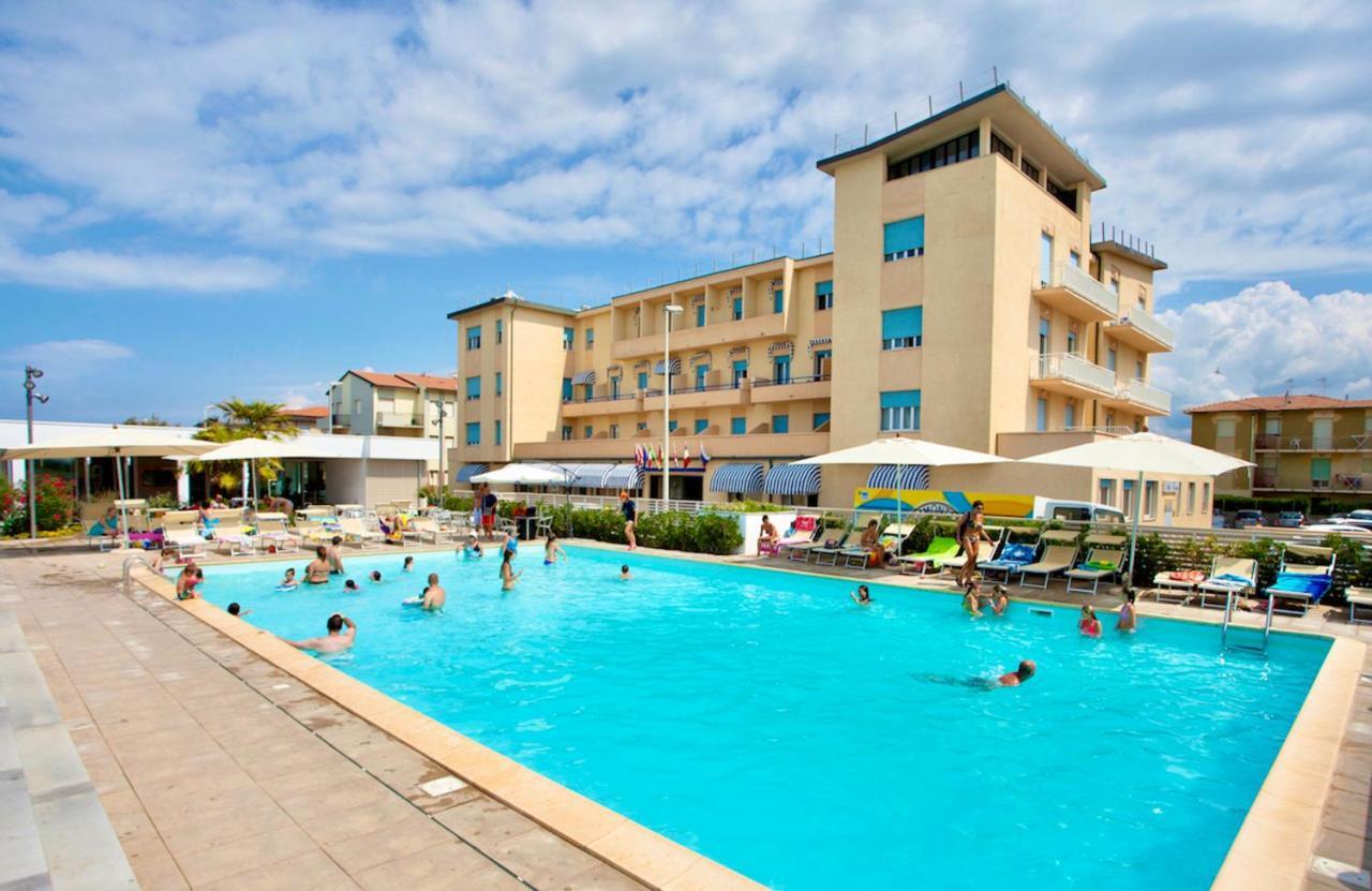 Hotel Stella Marina Marina di Cecina Exterior photo