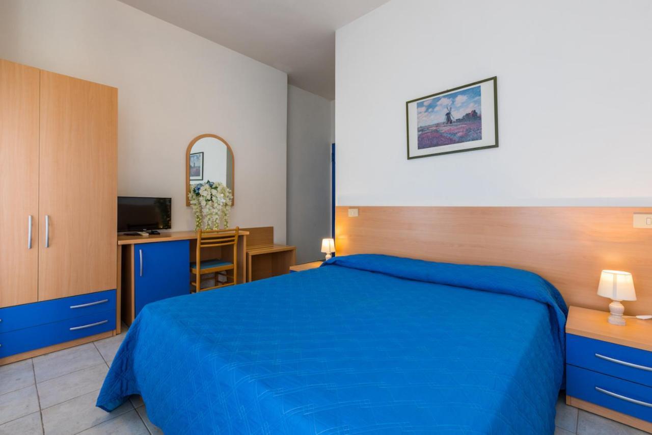 Hotel Stella Marina Marina di Cecina Exterior photo