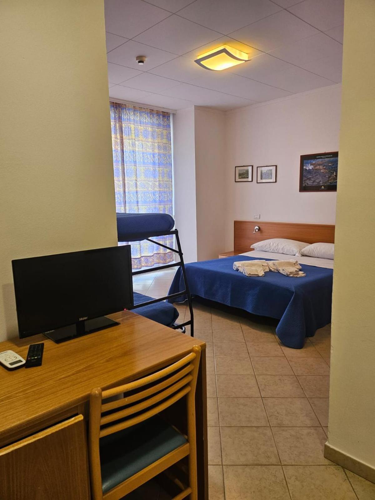 Hotel Stella Marina Marina di Cecina Exterior photo