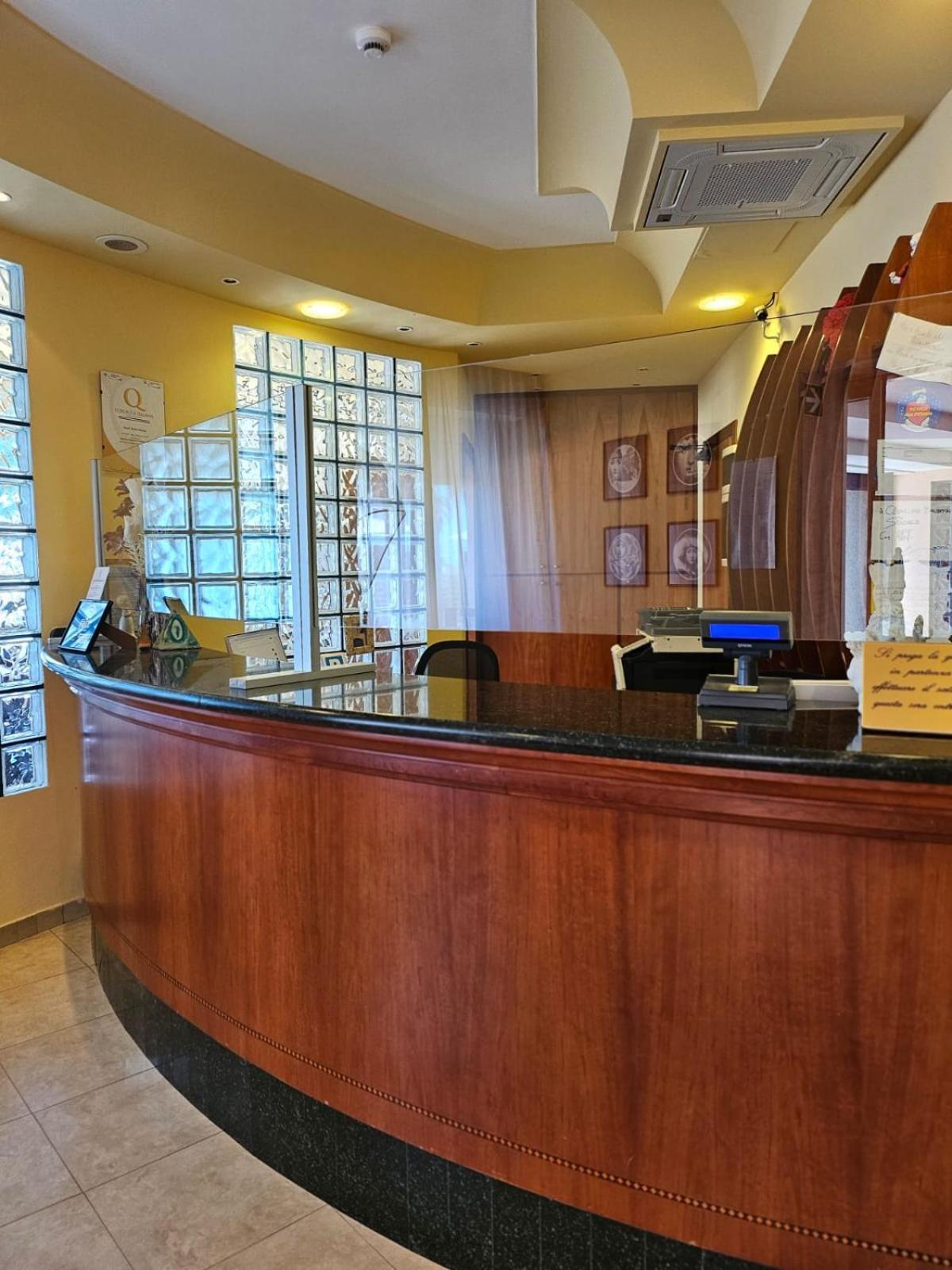 Hotel Stella Marina Marina di Cecina Exterior photo